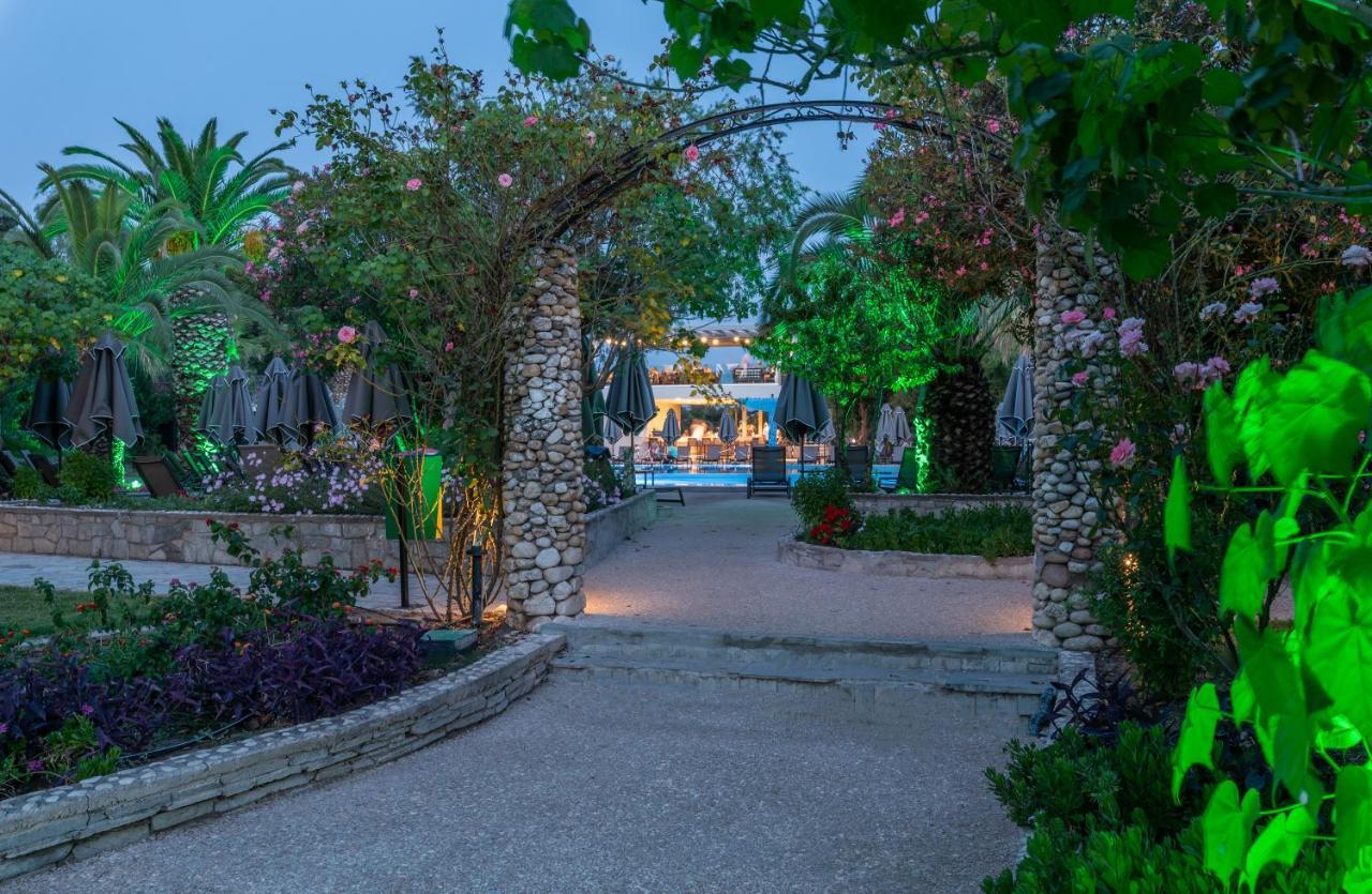 Poseidon Resort Hotel เนโอสมาร์มาราส ภายนอก รูปภาพ